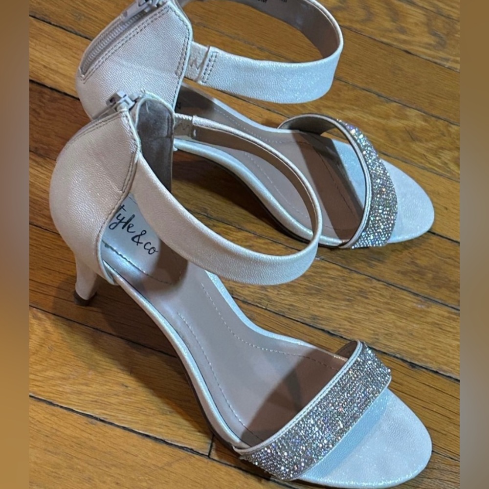 Style & Co Rhinestone Heeled Sandal Size 8